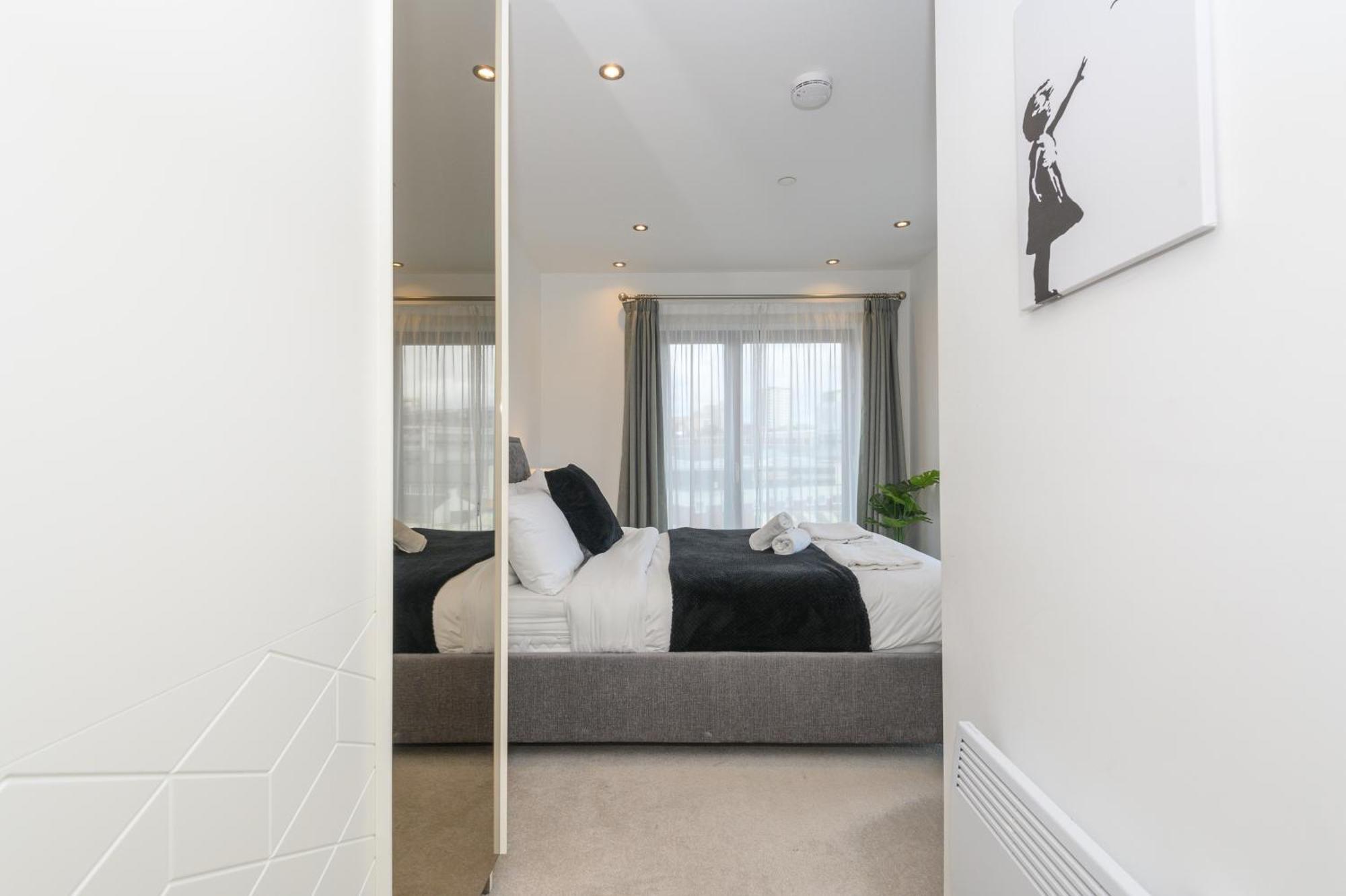 Luxurious 3-Bed, 3-Bath Stay In Leeds City Centre Exterior photo